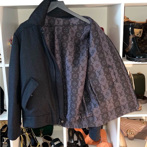 This is a deep grey reversible, monogrammed Louis Vuitton jacket only worn twice - Picture 4 of 6